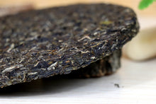 Load image into Gallery viewer, 2017 XiaGuan "Liu Xing Zhen Cang" (Valuable 6 Stars) Cake 357g Puerh Raw Tea Sheng Cha - King Tea Mall