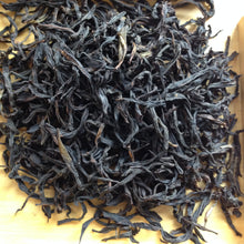 Laden Sie das Bild in den Galerie-Viewer, 2019 FengHuang DanCong "Mi Lan Xiang" (Honey Orchid Fragrance) Oolong Tea, Chaozhou