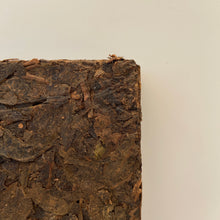 Charger l'image dans la galerie, 1992 CNNP - AnHua "Hei Zhuan Cha" (Dark Brick Tea) 380g Tea, Dark Tea, Hunan Province.