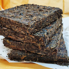 Load image into Gallery viewer, 2016 XiaGuan "Lv Se Sheng Tai" (Green Organic) Brick 125g*4pcs Puerh Raw Tea Sheng Cha - King Tea Mall