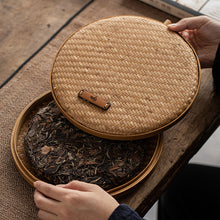 Charger l'image dans la galerie, Bamboo Box for Storaging Puerh / White Tea Cake