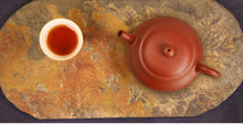 Load image into Gallery viewer, Dayi &quot;Xu Bian&quot; Classic Yixing Teapot in Zhu Ni Clay 130ml