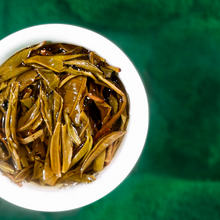 Load image into Gallery viewer, 2021  ChenShengHao &quot;Chen Sheng Yi Hao&quot; (No.1 Cake) 357g Puerh Raw Tea Sheng Cha