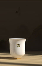 Laden Sie das Bild in den Galerie-Viewer, Dayi Official Zodiac Rat Year Gaiwan / Cup