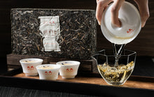 Load image into Gallery viewer, 2020 MengKu RongShi "Qiao Mu Wang" (Arbor King) Brick 1000g Puerh Raw Tea Sheng Cha