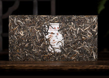 Load image into Gallery viewer, 2021 MengKu RongShi "Ben Wei Da Cheng" (Original Flavor Great Achievement) Brick 1000g Puerh Raw Tea Sheng Cha