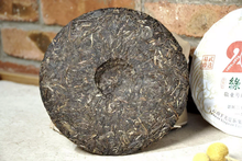 Load image into Gallery viewer, 2019 Xiaguan " XY - Lv Da Shu" (Yiwu - Big Green Tree - 20's Commemoration) Cake 357g Puerh Raw Tea Sheng Cha