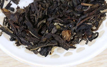 Laden Sie das Bild in den Galerie-Viewer, 2017 DaYi " Tian Di Yi Liu " (The 1st Level) Cake 357g Puerh Sheng Cha Raw Tea - King Tea Mall
