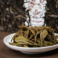 Load image into Gallery viewer, 2020 MengKu RongShi &quot;Ben Wei Da Cheng&quot; (Original Flavor Great Achievement) Brick 1000g Puerh Raw Tea Sheng Cha