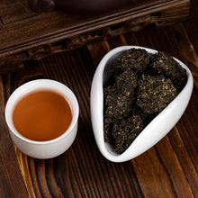 Charger l'image dans la galerie, 2017 JingWei Fu Tea "Hou Qin Qiang Fu Cha" (Shaanxi Opera Fu Tea) Brick 900g Dark Tea