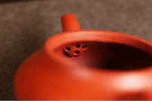 Load image into Gallery viewer, Dayi &quot;Xu Bian&quot; Classic Yixing Teapot in Zhu Ni Clay 130ml
