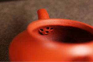 Dayi "Xu Bian" Classic Yixing Teapot in Zhu Ni Clay 130ml
