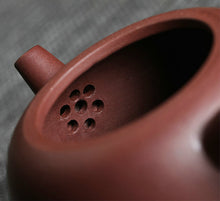 Load image into Gallery viewer, Dayi "Yuan Zhong" (Round Clock) Yixing Teapot in Zi Ni Clay