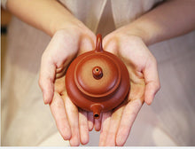 Load image into Gallery viewer, Dayi &quot;Xu Bian&quot; Classic Yixing Teapot in Zhu Ni Clay 130ml