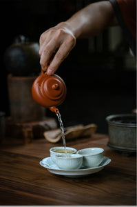 Yixing "Gong Deng" Teapot 140cc, Huanglongshan Mountain Zhuni Red Mud
