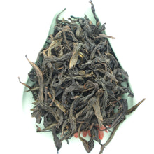 Charger l'image dans la galerie, Spring "Qi Lan" Light-Medium Roasted High Grade Wuyi Yancha Oolong Tea - King Tea Mall