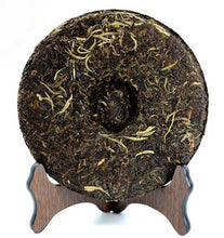 Laden Sie das Bild in den Galerie-Viewer, 2011 XiaGuan "Nan Zhao Yuan Cha" (Nanzhao Round Cake) 454g Puerh Raw Tea Sheng Cha - King Tea Mall
