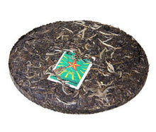 Laden Sie das Bild in den Galerie-Viewer, 2011 XiaGuan "Hong Xing Tie Bing" (Red Star Iron Cake) 357g Puerh Raw Tea Sheng Cha - King Tea Mall