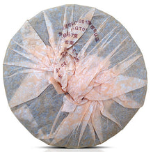 將圖片載入圖庫檢視器 2008 XiaGuan "Jin Se 8100" (Golden 8100 ) Cake 357g Puerh Raw Tea Sheng Cha - King Tea Mall