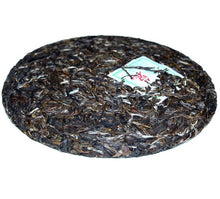 Load image into Gallery viewer, 2011 ChenShengHao &quot;Tu&quot; (Zodiac Rabbit Year) Cake 500g Puerh Raw Tea Sheng Cha - King Tea Mall