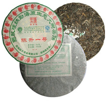 Cargar imagen en el visor de la galería, 2010 ChenShengHao "Chen Sheng Yi Hao" (No.1 Cake) 400g Puerh Raw Tea Sheng Cha - King Tea Mall