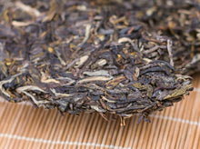 將圖片載入圖庫檢視器 2016 MengKu RongShi "Chun Jian" (Spring Bud) Cake 400g Puerh Raw Tea Sheng Cha - King Tea Mall