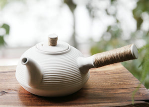 Chaozhou "Sha Tiao" Water Boiling Kettle in White Clay 680ml
