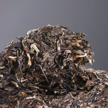 Load image into Gallery viewer, 2018 MengKu RongShi &quot;Tou Cai - Ji Shao Shu&quot; (1st Picking - Rare Tree) Cylinder 600g Puerh Raw Tea Sheng Cha - King Tea Mall