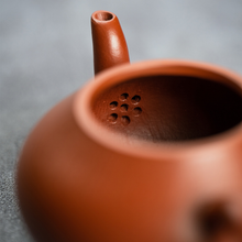 Load image into Gallery viewer, Yixing "Li Xing" (Pear Style) Teapot in Zhao Zhuang Zhu Ni Clay