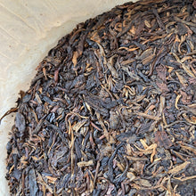 Load image into Gallery viewer, 2005 ChangTai &quot;Chang Tai Hao - Meng Hai Qiao Bing - Xiang&quot; (Menghai Arbor Cake - Nannuo) 400g Puerh Raw Tea Sheng Cha