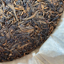 Load image into Gallery viewer, 2005 ChangTai &quot;Chang Tai Hao - Meng Hai Qiao Bing - Xiang&quot; (Menghai Arbor Cake - Nannuo) 400g Puerh Raw Tea Sheng Cha