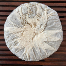 Load image into Gallery viewer, 2006 ChangTai "Yi Chang Hao - Zhen Pin" (Yiwu - Premium) Small Cake 100g Puerh Raw Tea Sheng Cha