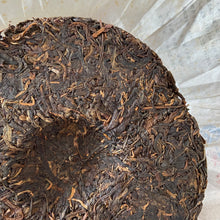 Load image into Gallery viewer, 2010 ChangTai "Wei Rong Hao - Qing Chun He” (Harmony Spring) Cake 400g Puerh Raw Tea Sheng Cha