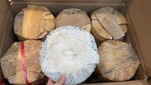 Load image into Gallery viewer, 2002 CNNP Puerh "7532" (Green Mark) 1st Batch Cake 357g Puerh Sheng Cha Raw Tea