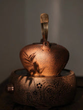 Load image into Gallery viewer, Chaozhou &quot;Sha Tiao&quot; Water Boiling Kettle with Artisanal Design 900ml