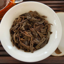 Load image into Gallery viewer, 2006 WanTong “Lao Ban Zhang - Lao Shu&quot; (Old Banzhang - Old Tree) Cake 400g Puerh Raw Tea Sheng Cha IDENTIFIED Banzhang