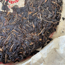 Load image into Gallery viewer, 2000 XiaGuan &quot;Qian Xi Hong Yin&quot; (Millennium Red Mark)Cake 357g Puerh Raw Tea Sheng Cha, Menghai