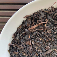 Load image into Gallery viewer, Broken Leaf Da Hong Pao (Standard Blend - 6th Grade) Medium-Heavy Roasted Wuyi Y - photo 2
