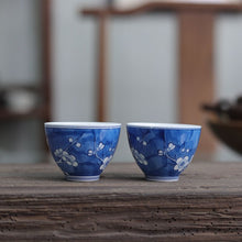 Cargar imagen en el visor de la galería, China Blue Porcelain Hand-Painted “Ice Plum Blossom” Gaiwan (150ml / 170ml) / Tea Cup (50ml)