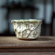 Cargar imagen en el visor de la galería, Japanese-Style Hand-Pinched Wood-Fired Kiln-Glazed Crackle Pattern Tea Cup (100ml), 4 Variations.