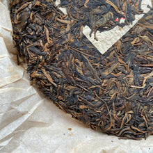 Load image into Gallery viewer, 1999 CNNP Puerh - LaoTongZhi Hong Yin - Cai Fei - Dan Fei (Red Mark - Cut Mark - - photo 3