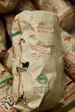 Carica l'immagine nel visualizzatore di Gallery, 2005 DaYi V93 (1st Batch 501 - Ten Years Sharpen One Sword) Tuo 250g Puerh Shou  - photo 14