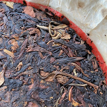 Cargar imagen en el visor de la galería, 2005 XiaGuan Ye Sheng (Wild Leaf ) Cake 357g Puerh Raw Tea Sheng Cha - photo 10