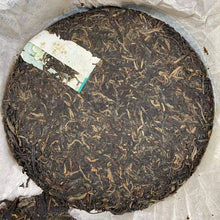 Load image into Gallery viewer, 2006 DaYi 8582 Cake 357g Puerh Sheng Cha Raw Tea (Batch 602/603) - photo 4