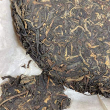 Load image into Gallery viewer, 2006 DaYi 8582 Cake 357g Puerh Sheng Cha Raw Tea (Batch 602/603) - photo 7