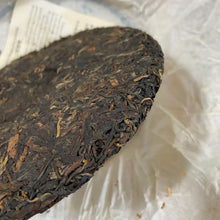 Load image into Gallery viewer, 2006 DaYi 8582 Cake 357g Puerh Sheng Cha Raw Tea (Batch 602/603) - photo 9