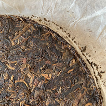 Load image into Gallery viewer, 2009 XiaGuan Jin Song He (Golden Pine &amp; Crane ) Cake 357g Puerh Raw Tea Sheng Ch - photo 5