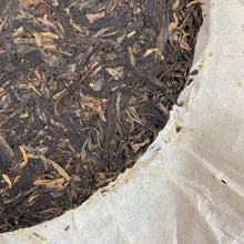 Load image into Gallery viewer, 2011 DaYi Jin Se Nian Hua (Golden Times) Cake 357g Puerh Sheng Cha Raw Tea - photo 10