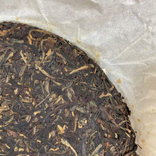 Load image into Gallery viewer, 2011 DaYi Jin Se Nian Hua (Golden Times) Cake 357g Puerh Sheng Cha Raw Tea - photo 9