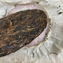 Charger l'image dans la galerie, 2011 QunYingHui Qi Yuan Hui Ming(Marvelous Garden of Fine Teas) Cake 357g Puerh  - photo 4